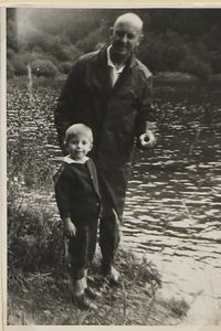 Artur mit Enkel Michael August 1965 im Harz